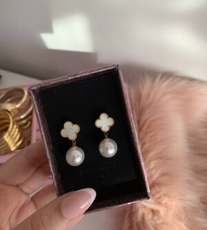 Boucle d’oreille Van cleef perla blanc🤍✨